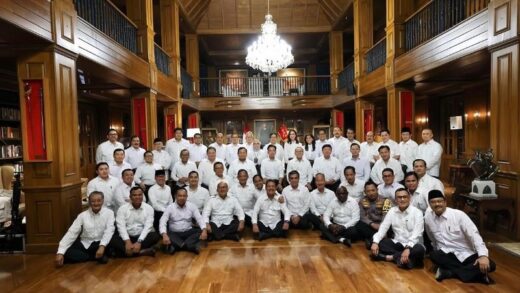 Suasana Para Calon Menteri Bersama Presiden dan Wakil Presiden Terpilih Prabowo-GIbran, Usai Pembekalan di Hambalang. (Foto: Instagram/@yusrilihzamhd)